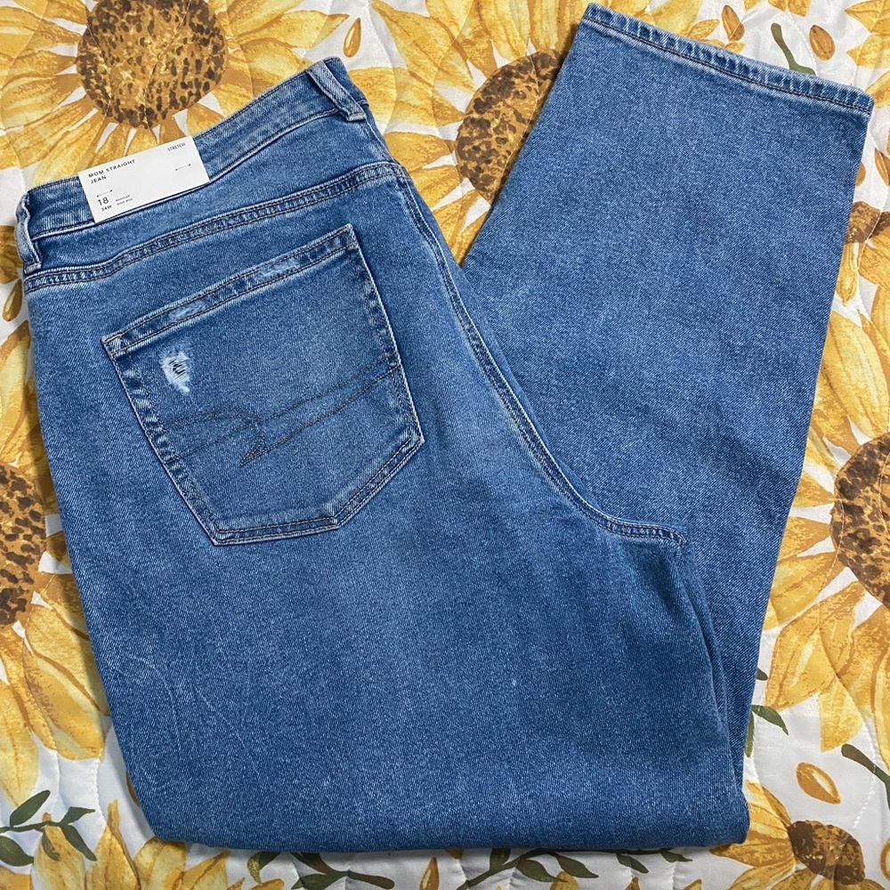 American Eagle Mom Straight Jeans, size 18.